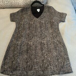 Reptile print lightweight dress with front angle pockets